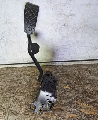 Volkswagen PASSAT B5 Accelerator throttle pedal 8D2721523B 6PV008026 6PV00802609