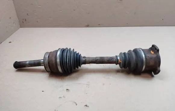 Nissan Navara D22 Front driveshaft