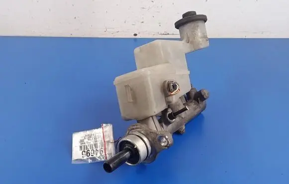 Toyota Corolla Verso E121 Master brake cylinder