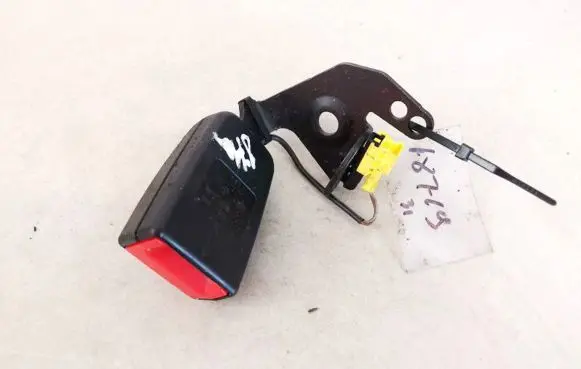 Mercedes-Benz C AMG W204 Rear seatbelt buckle a2048602569