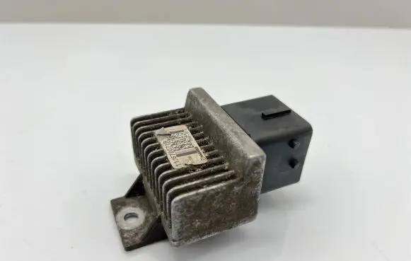Renault Master III Glow plug pre-heat relay 110678071R PDR812