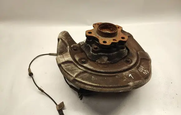 BMW 5 G30 G31 Rear wheel hub 6866338 686633804
