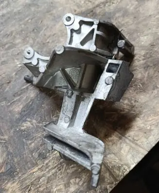 Ford Courier Engine mounting bracket ALSI9CU3FE