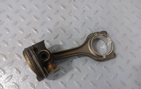 Volkswagen T-Roc Piston with connecting rod 04E198401AE 05E107065AE 05E107065C