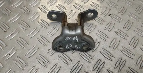 Toyota Avensis T270 Front door lower hinge 