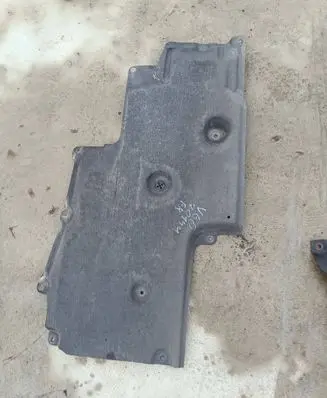 Engine splash shield/under tray