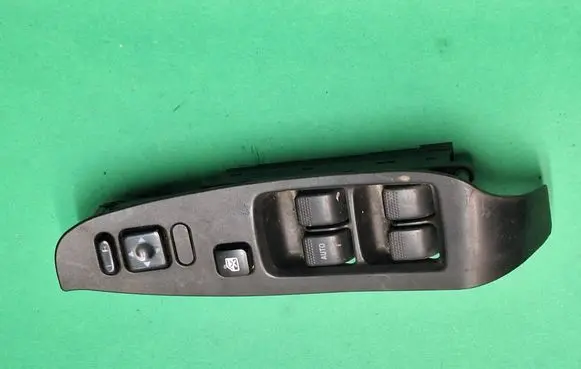 Subaru Legacy Electric window control switch 83071AE020