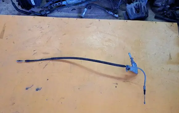Mercedes-Benz E W212 Hand brake release cable 2124200285