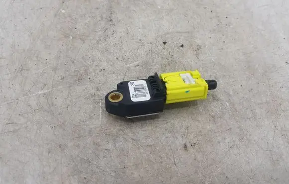 Toyota Auris 150 Airbag deployment crash/impact sensor 8983102080