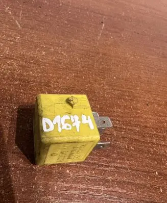 Mercedes-Benz A W169 Other relay A0025421419 D1674