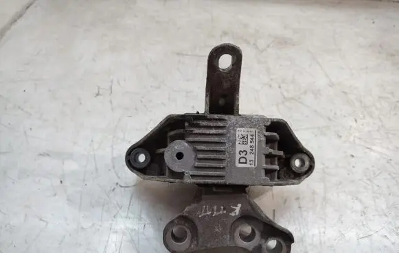 Opel Zafira C Engine mount bracket 13248544