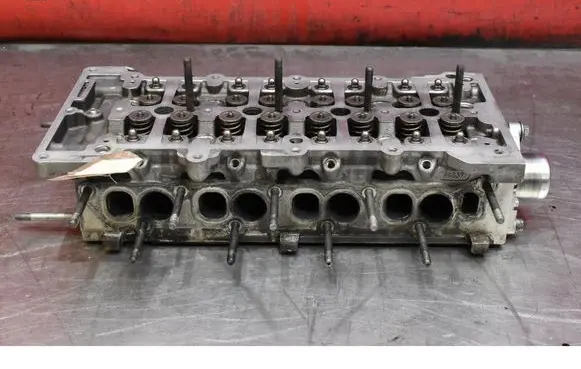Opel Insignia A Engine head 55571949