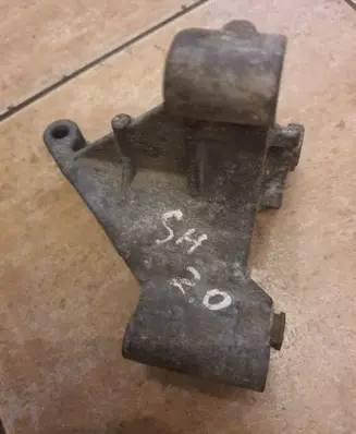 Volkswagen Golf IV Power steering pump mounting bracket 028145531d