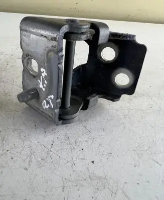 Citroen C5 Front door lower hinge 