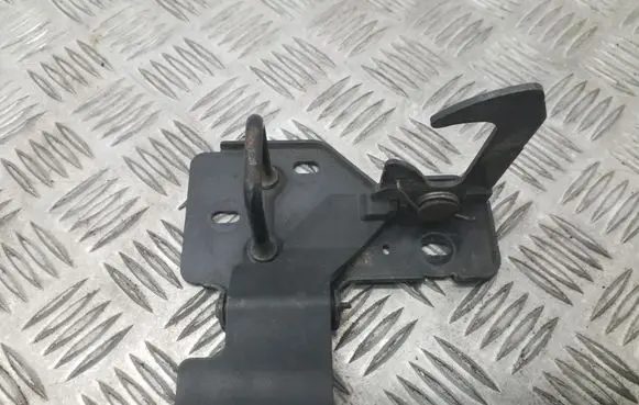Volkswagen Polo Engine bonnet/hood lock/latch loop/hook 6Q0823480B
