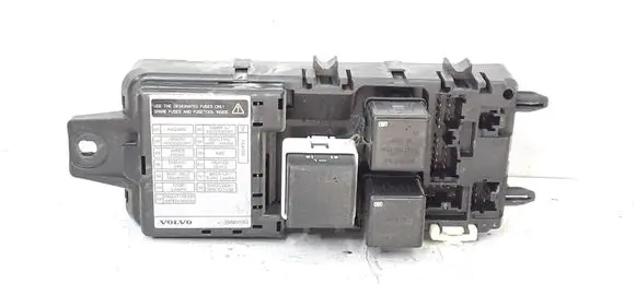 Volvo S40, V40 Fuse module 30889703 MB953383 MB953381