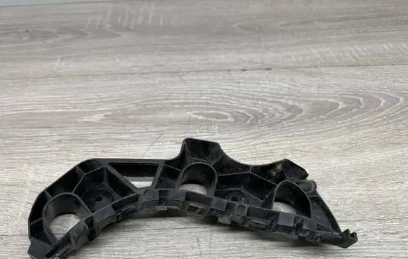 Volkswagen PASSAT CC Front bumper mounting bracket 3C8807184C