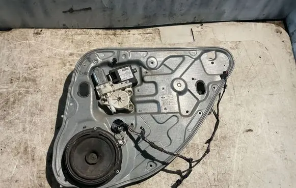 Ford Focus C-MAX Rear door window regulator motor A11557187 3M51R24994G