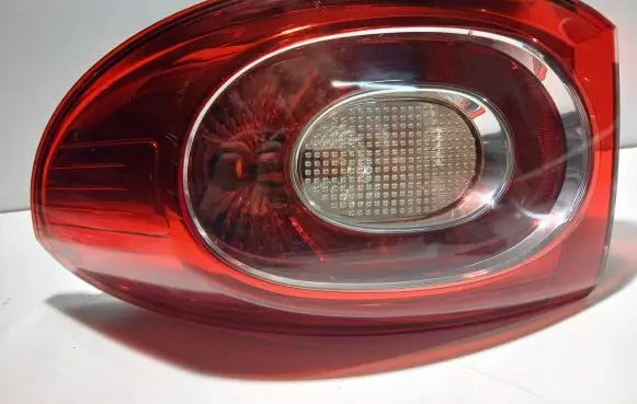 Volkswagen Tiguan Tailgate rear/tail lights