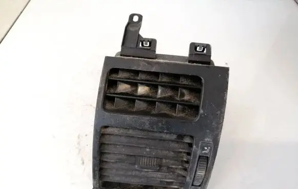 Volkswagen Touran I Dash center air vent grill 1t0819703a