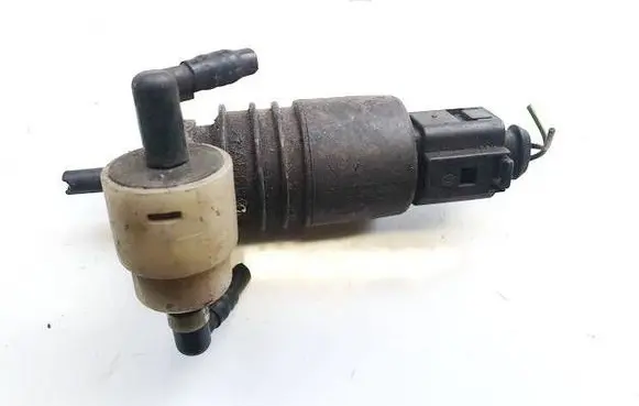 Volkswagen Golf III Windscreen/windshield washer pump 1j0973722