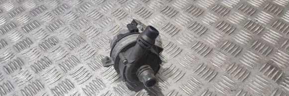 Mercedes-Benz C W205 Water pump 0392024050