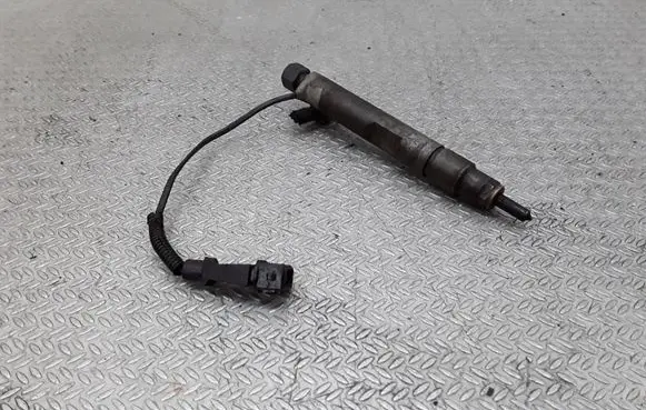Skoda Octavia Mk1 (1U) Fuel injector 0281302020