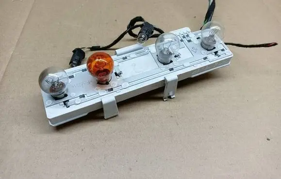 Skoda Octavia Mk2 (1Z) Tail light bulb cover holder 1Z5945258A