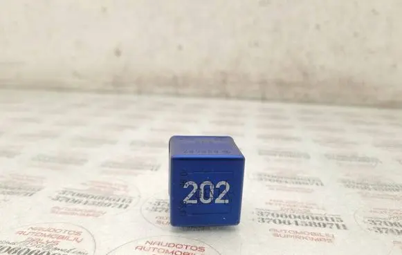 Audi A6 S6 C6 4F Glow plug pre-heat relay 8A0951253