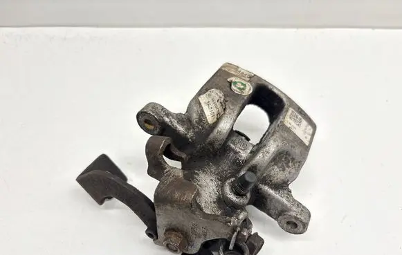 Toyota Auris 150 Rear brake caliper 0204Y01988 862101 4940
