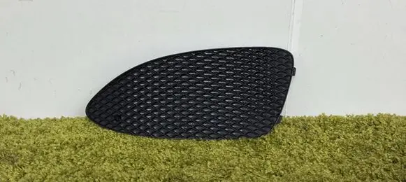 Mercedes-Benz B W246 W242 Front bumper lower grill A2468852522 2468852522