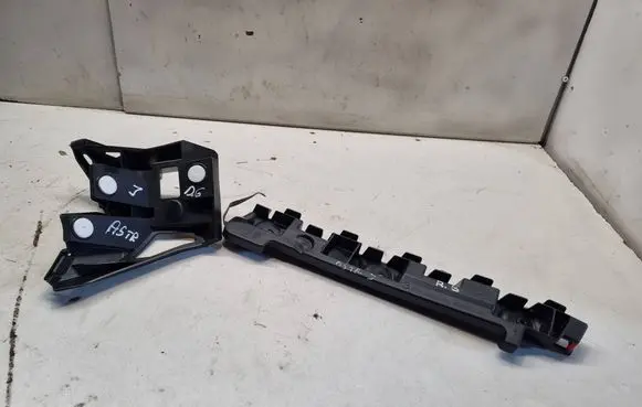 Opel Astra J Rear bumper mounting bracket 495048501
