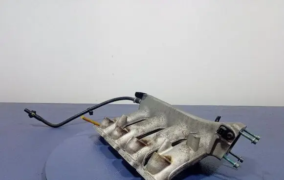 Volkswagen Golf IV Intake manifold 06A133223P