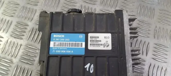 Volkswagen Polo II 86C 2F Engine control unit/module 0261200253 030906026A