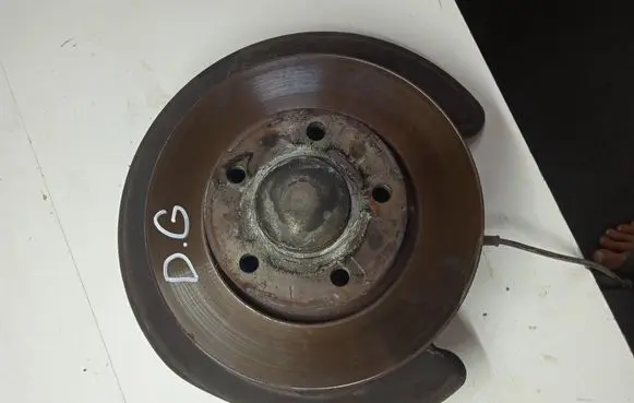 Opel Vivaro Rear wheel hub
