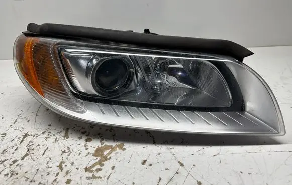 Volvo XC70 Headlight/headlamp 31353535