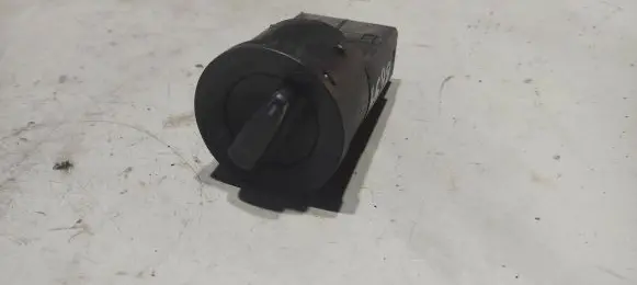 Volkswagen PASSAT B5 Light switch