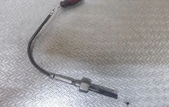 Volkswagen Crafter Exhaust gas temperature sensor 070906088AA