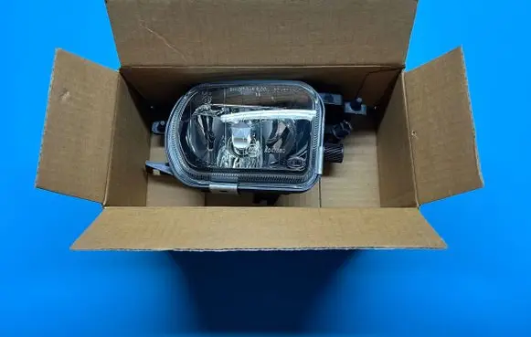 Mercedes-Benz C W203 Front fog light A2038203256