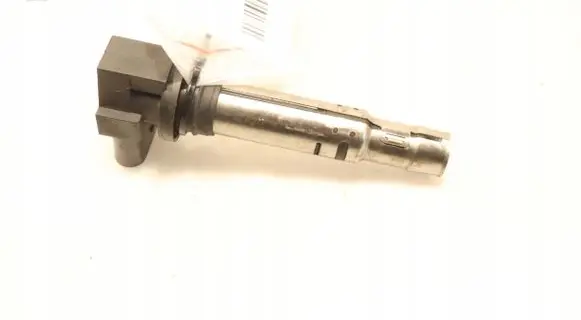 Volkswagen Touran I High voltage ignition coil 036905715F