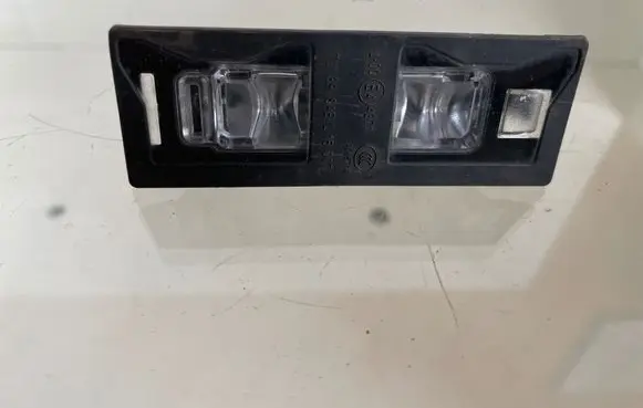 Audi Q2 - Number plate light 8W6943021A