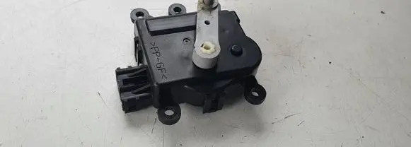 Mazda 3 II A/C air flow flap actuator/motor 