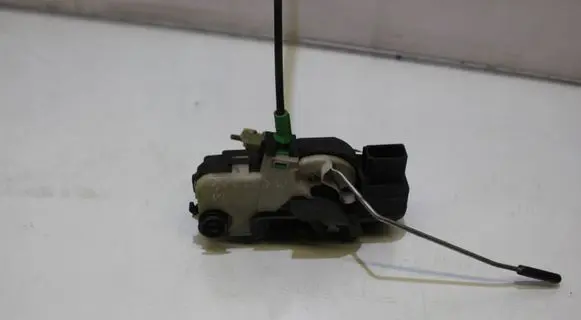 Opel Insignia A Front door lock 13503808GU