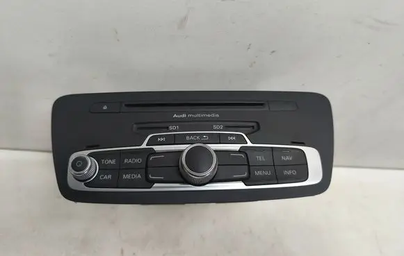 Audi Q3 8U Radio/CD/DVD/GPS head unit 8U0035193B 8U0035193A