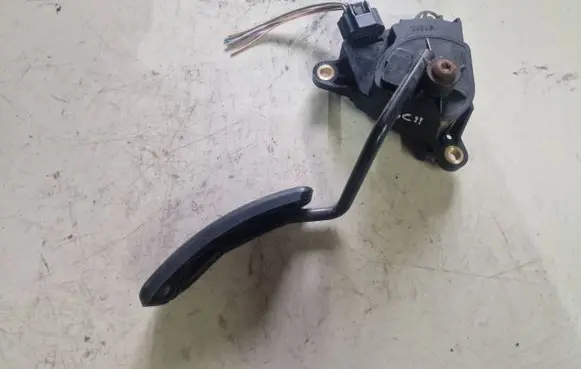 Renault Scenic II - Grand scenic II Accelerator throttle pedal 8200159647