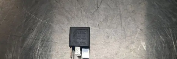 Audi A6 S6 C5 4B Other relay 8D0951253 V23134J52X300