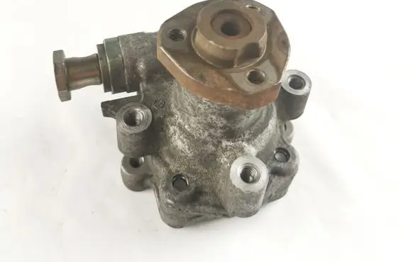 Volkswagen Golf IV Power steering pump 1J0422154A