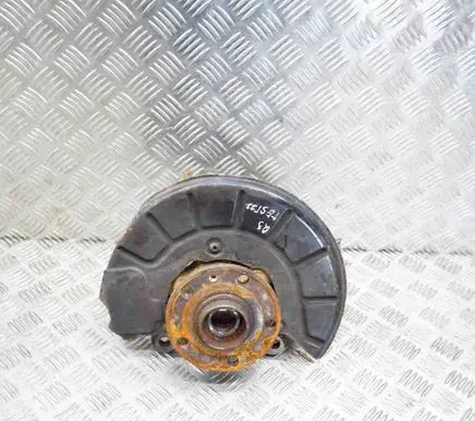 Audi Q3 8U Front wheel hub 1K0815312F
