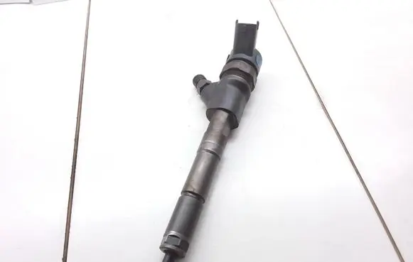 Toyota Yaris Fuel injector 2367033010 0445110085
