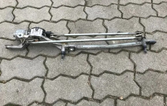 Ford Focus Front wiper linkage and motor 4M5117504AC 4M5117508AA